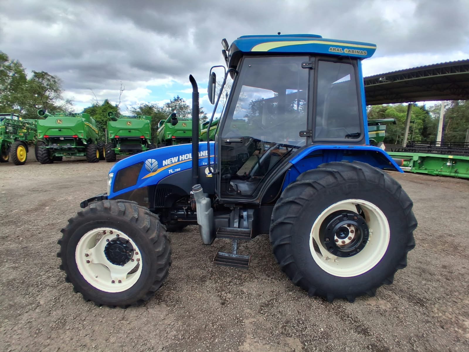Trator New Holland TL 75 ano 2013