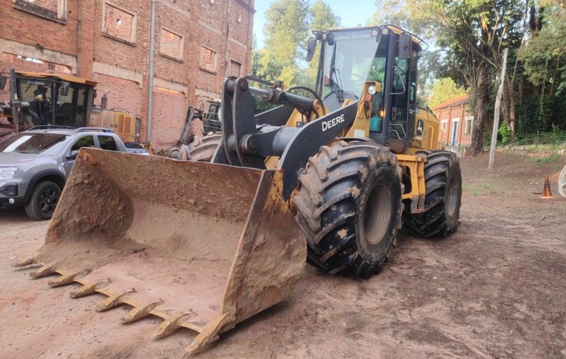 Pá Carregadeira John Deere 624K ano 2022