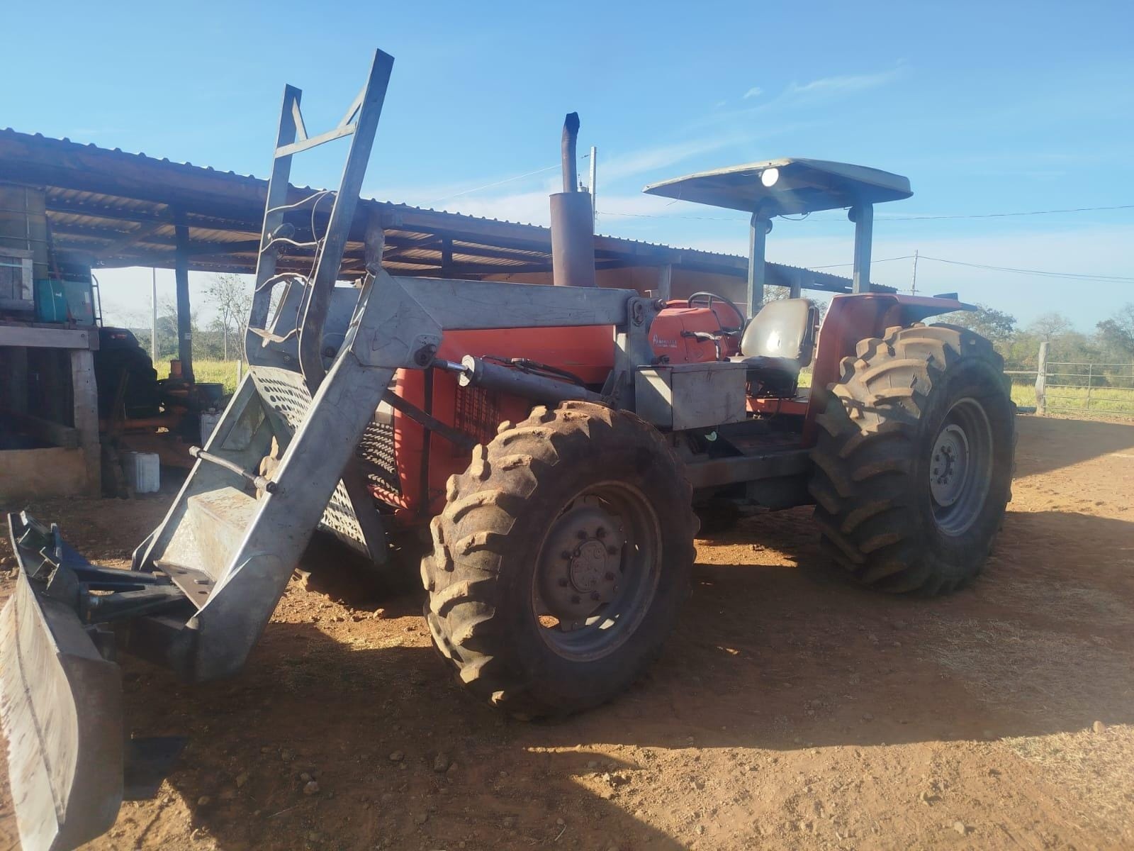 Trator Massey Ferguson MF 299 ADVANCED ano 2004