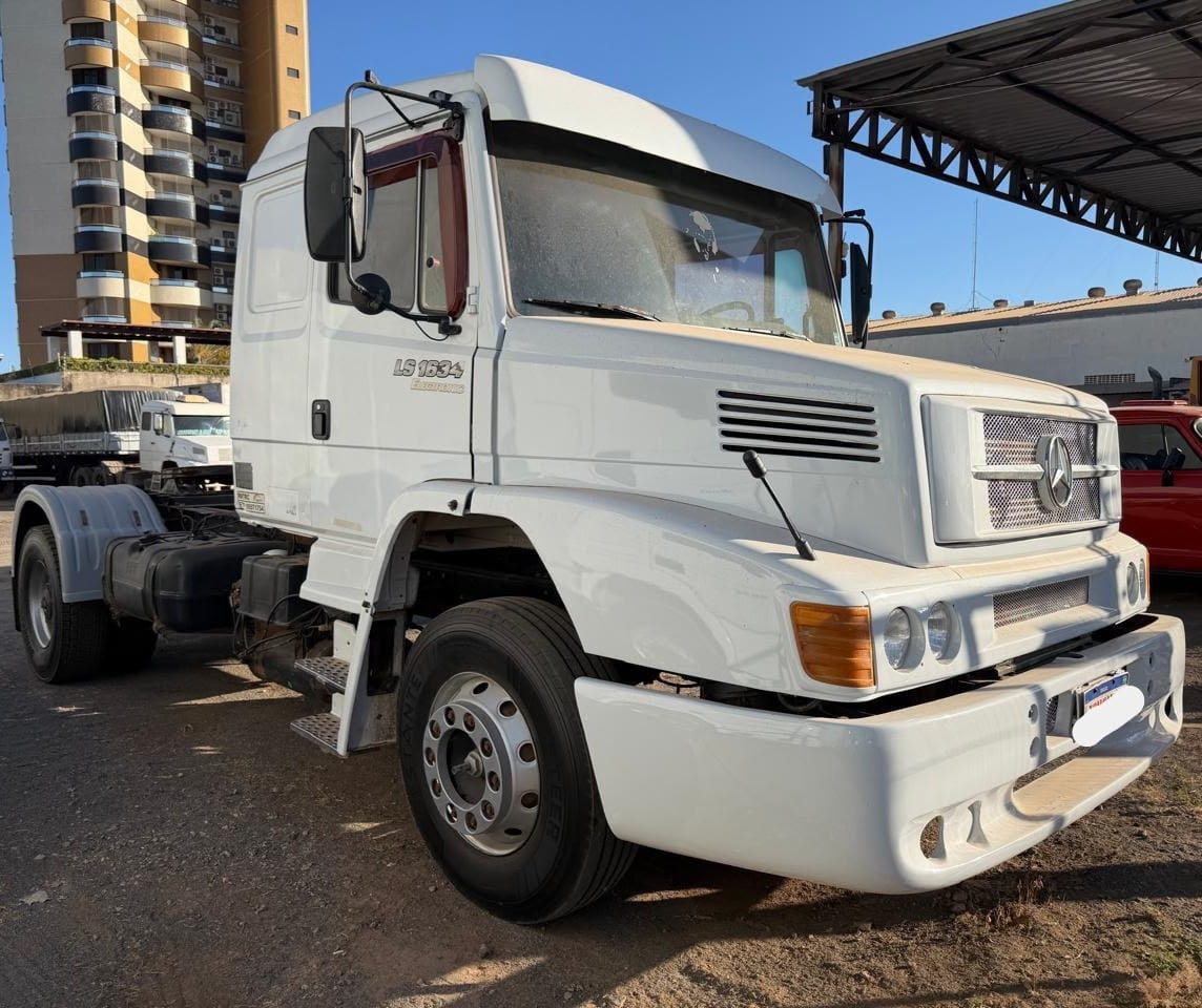 Caminhão Mercedes Benz LS 1634 ano 2009