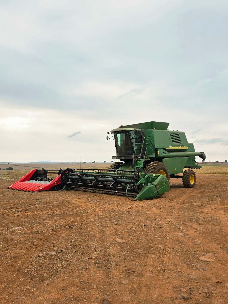 Colheitadeira John Deere 1550 ano 2008