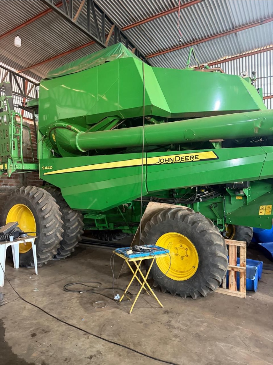 Colheitadeira John Deere S440 ano 2022