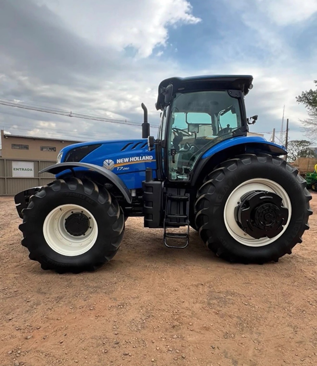 Trator New Holland T7.260 ano 2022