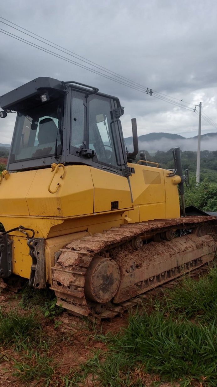 Trator de Esteira New Holland D150B ano 2008