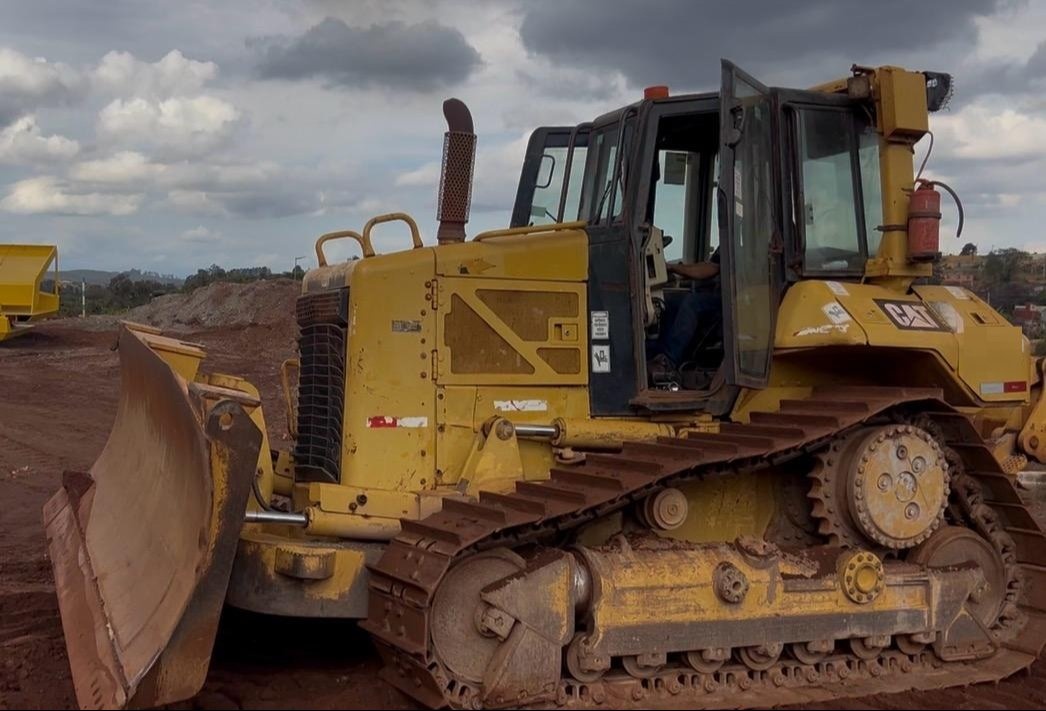 Trator de Esteira Caterpillar D6N ano 2012