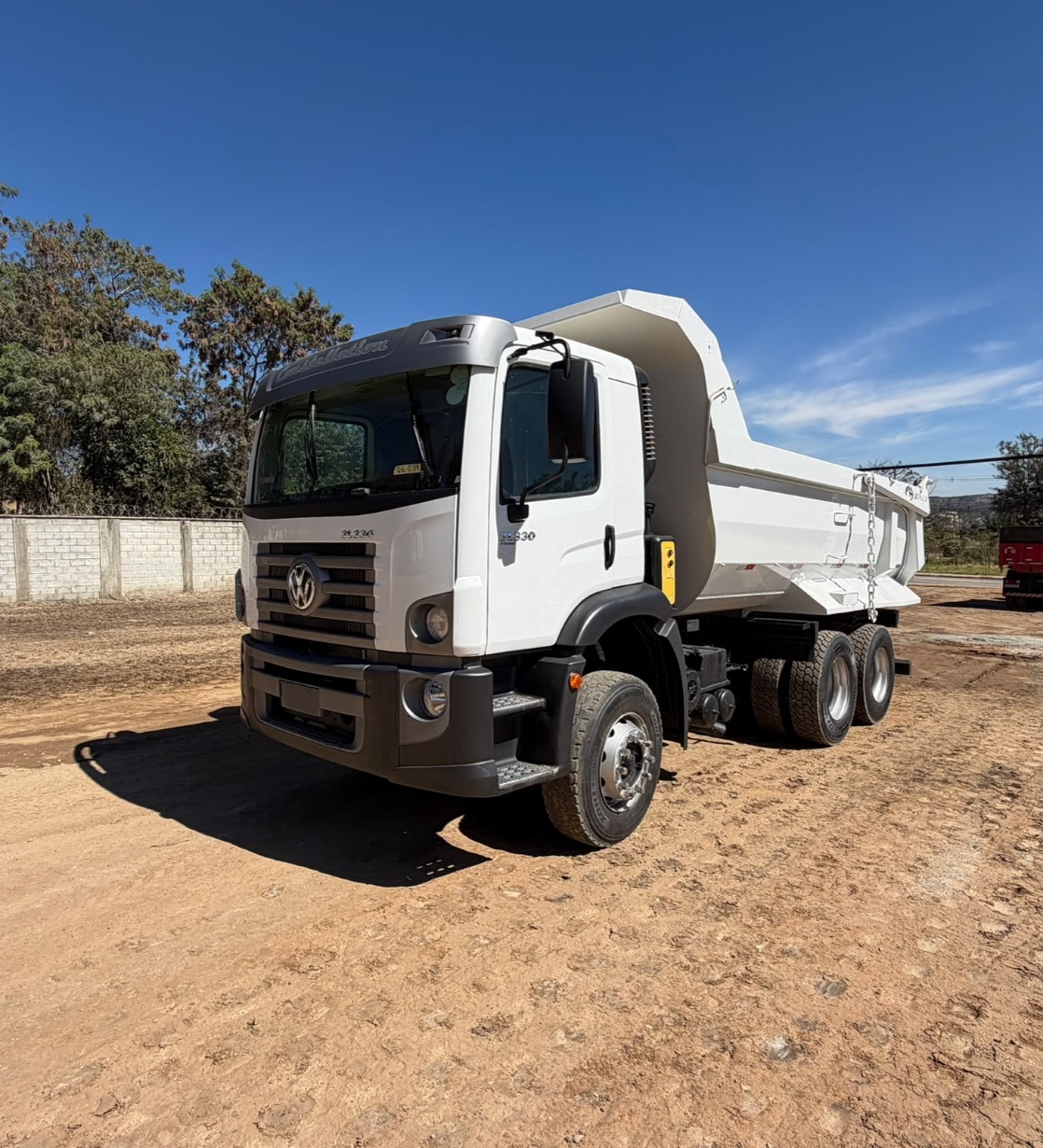 Caminhão Volkswagen 31.330 CRC 6X4 ano 2019