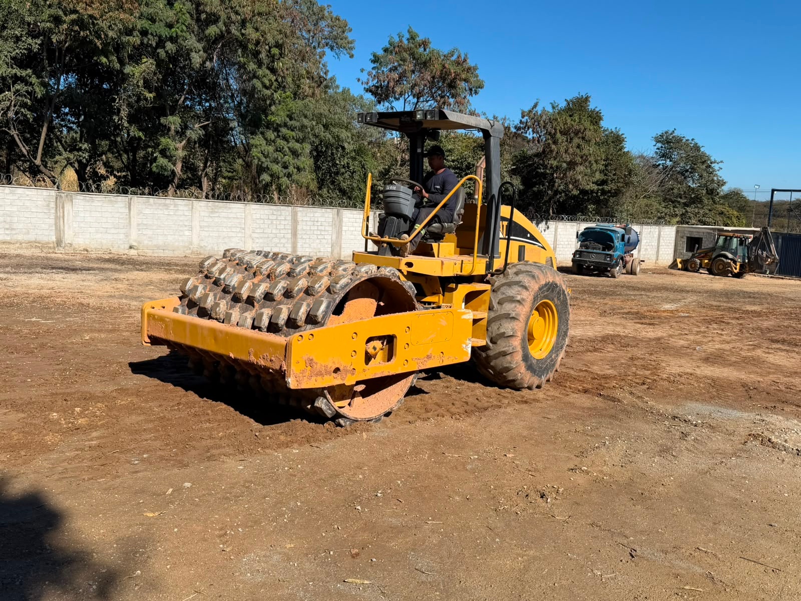 Rolo Compactador Caterpillar CS-533E ano 2007