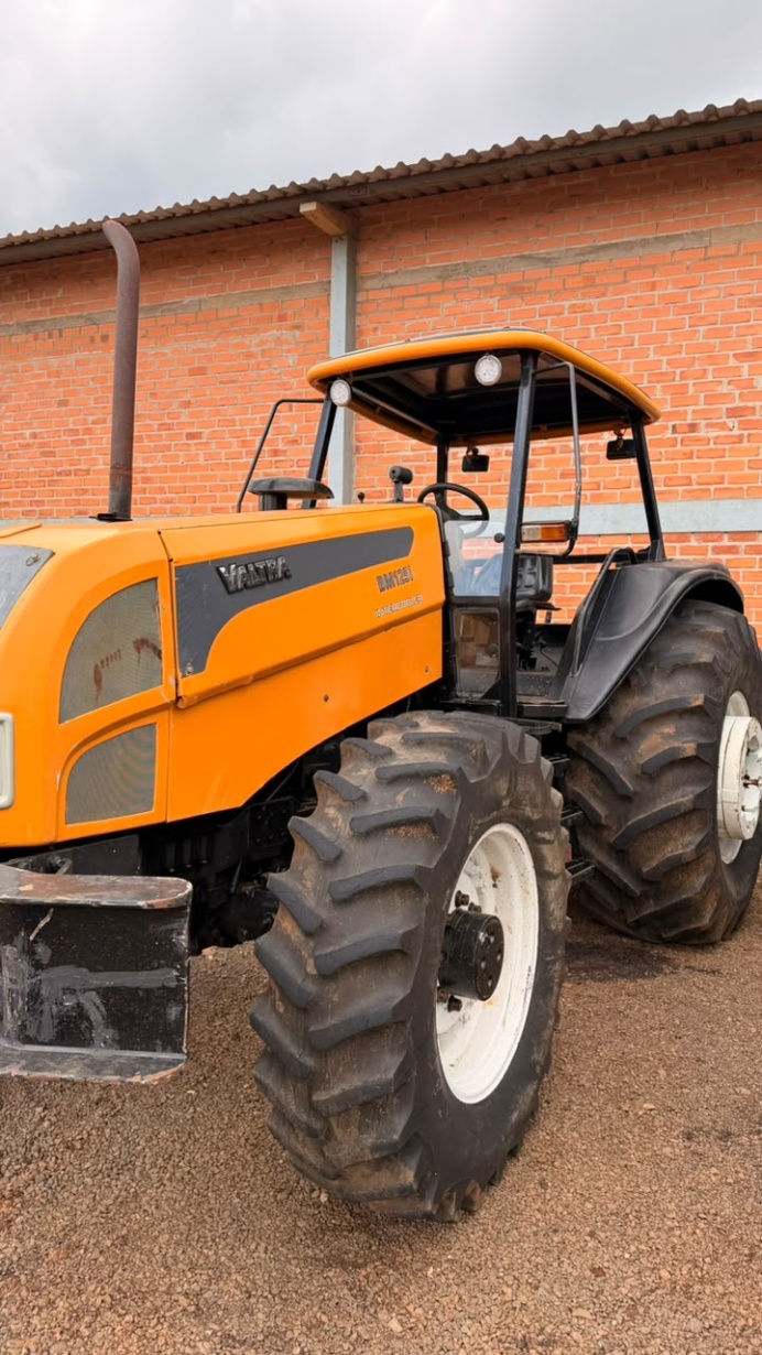 Trator Valtra BM125 ano 2007