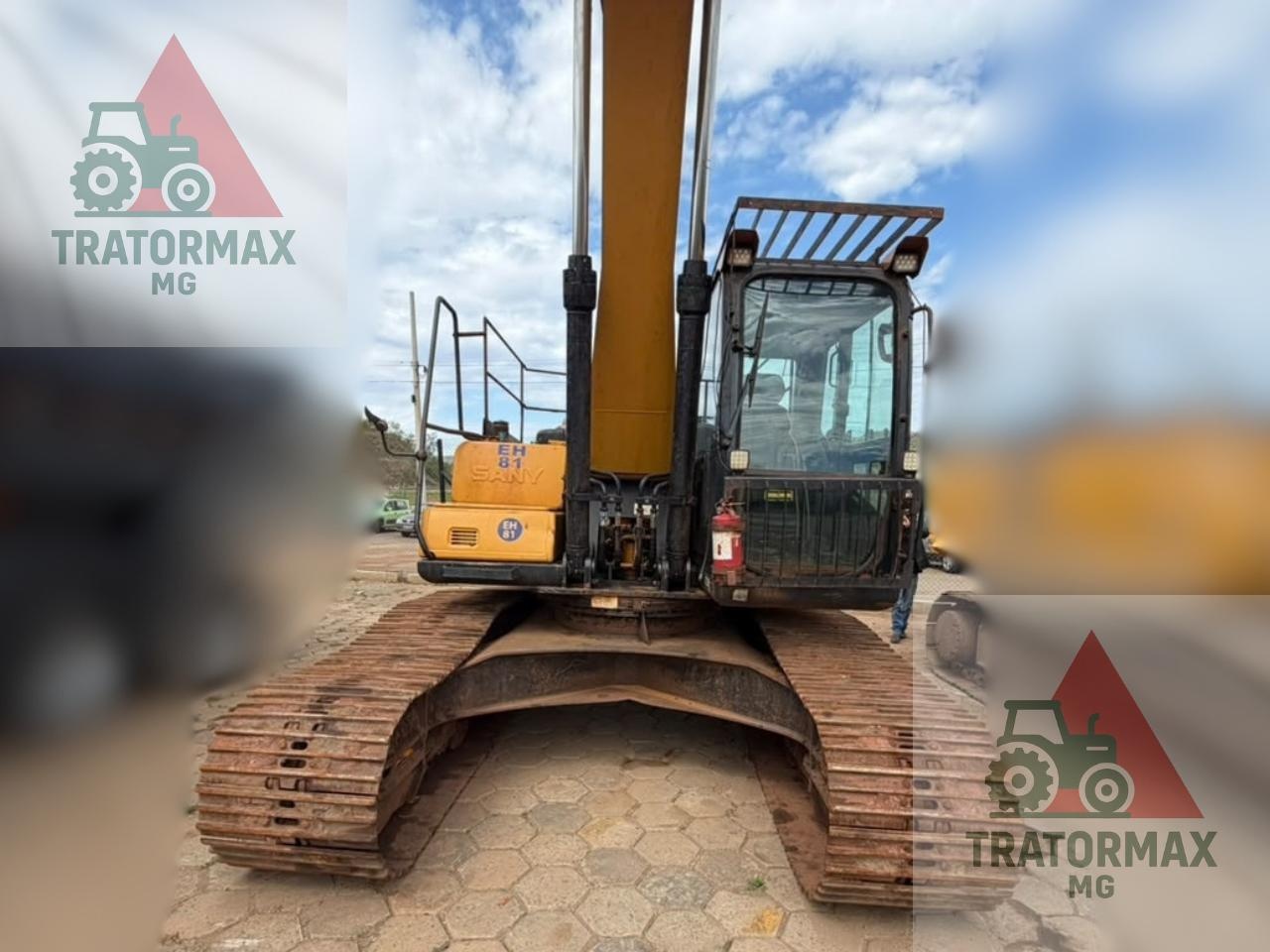 Escavadeira SANY SY215 ano 2021