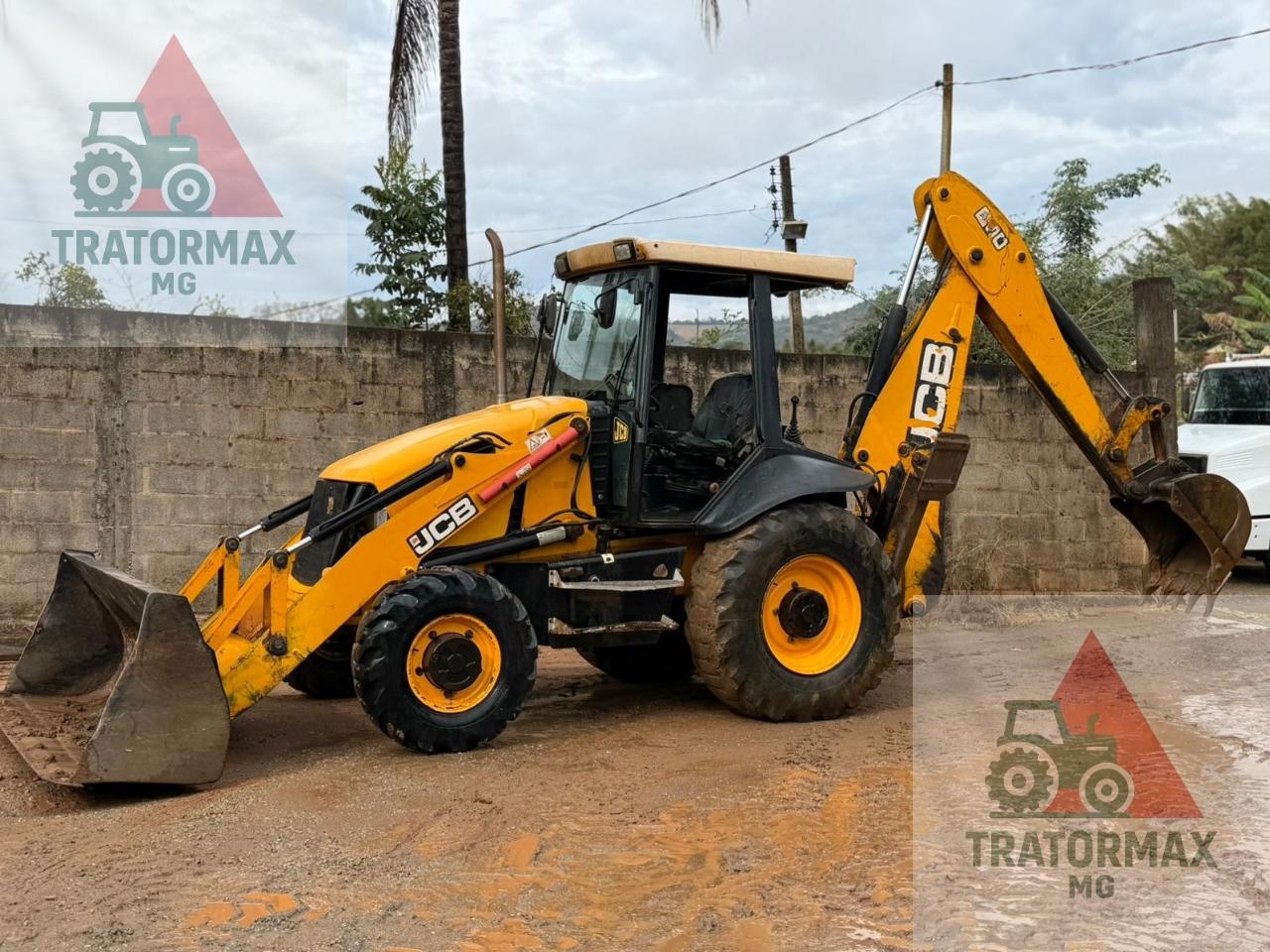 Retroescavadeira JCB 3C ano 2014