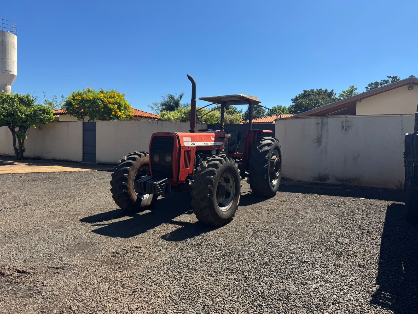 Trator Massey Ferguson MF 297 ano 2003