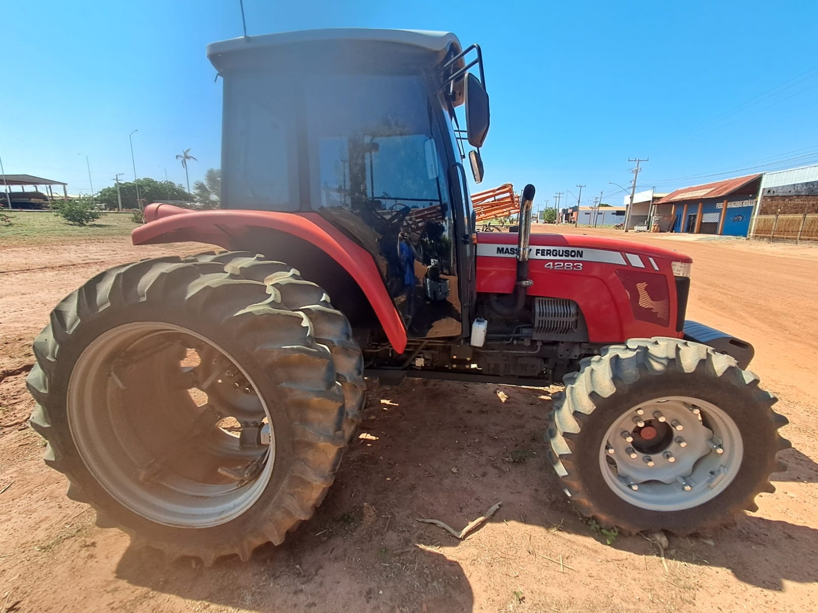 Trator Massey Ferguson MF 4283