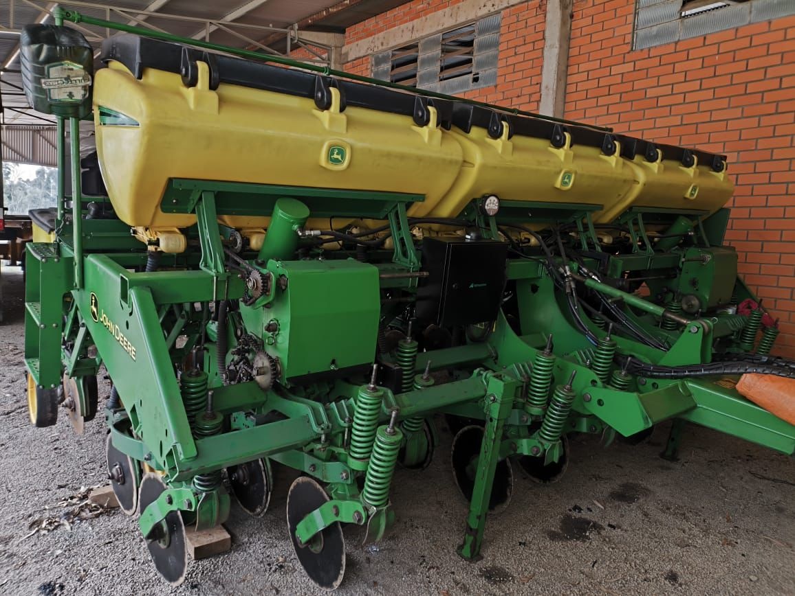 Plantadeira John Deere 1113 ano 2009