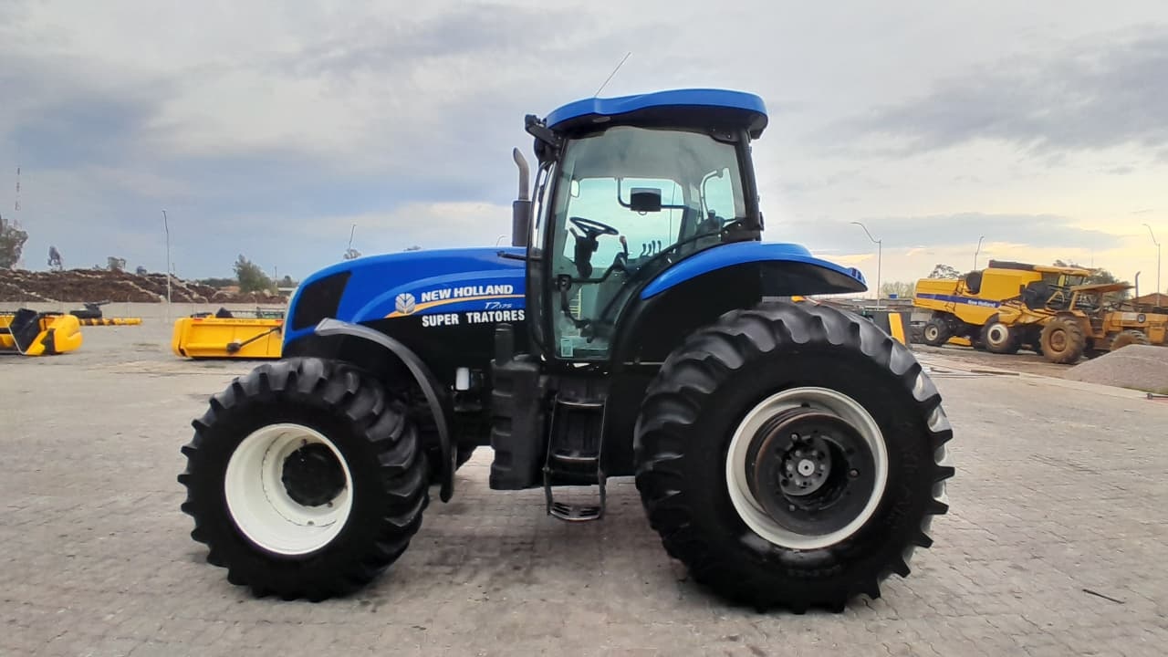 Trator New Holland T7 175 ano 2021