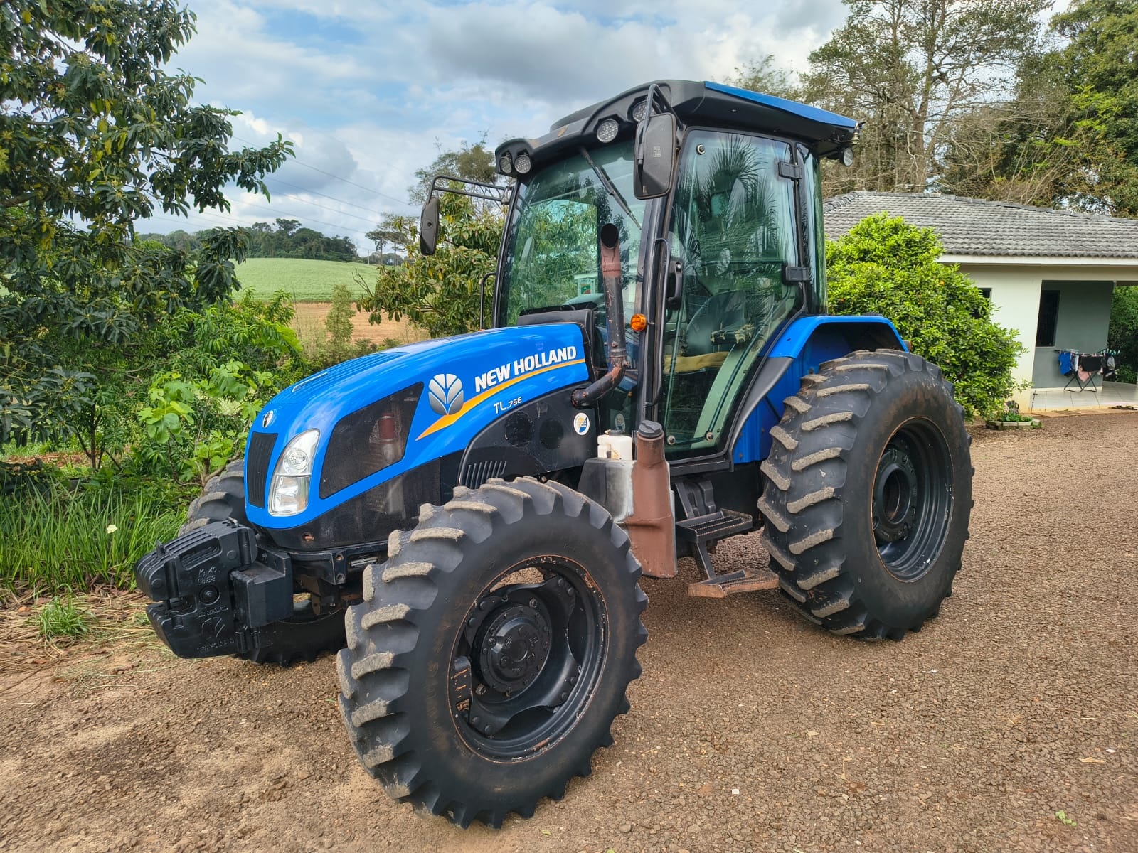 Trator New Holland TL 75 ano 2017