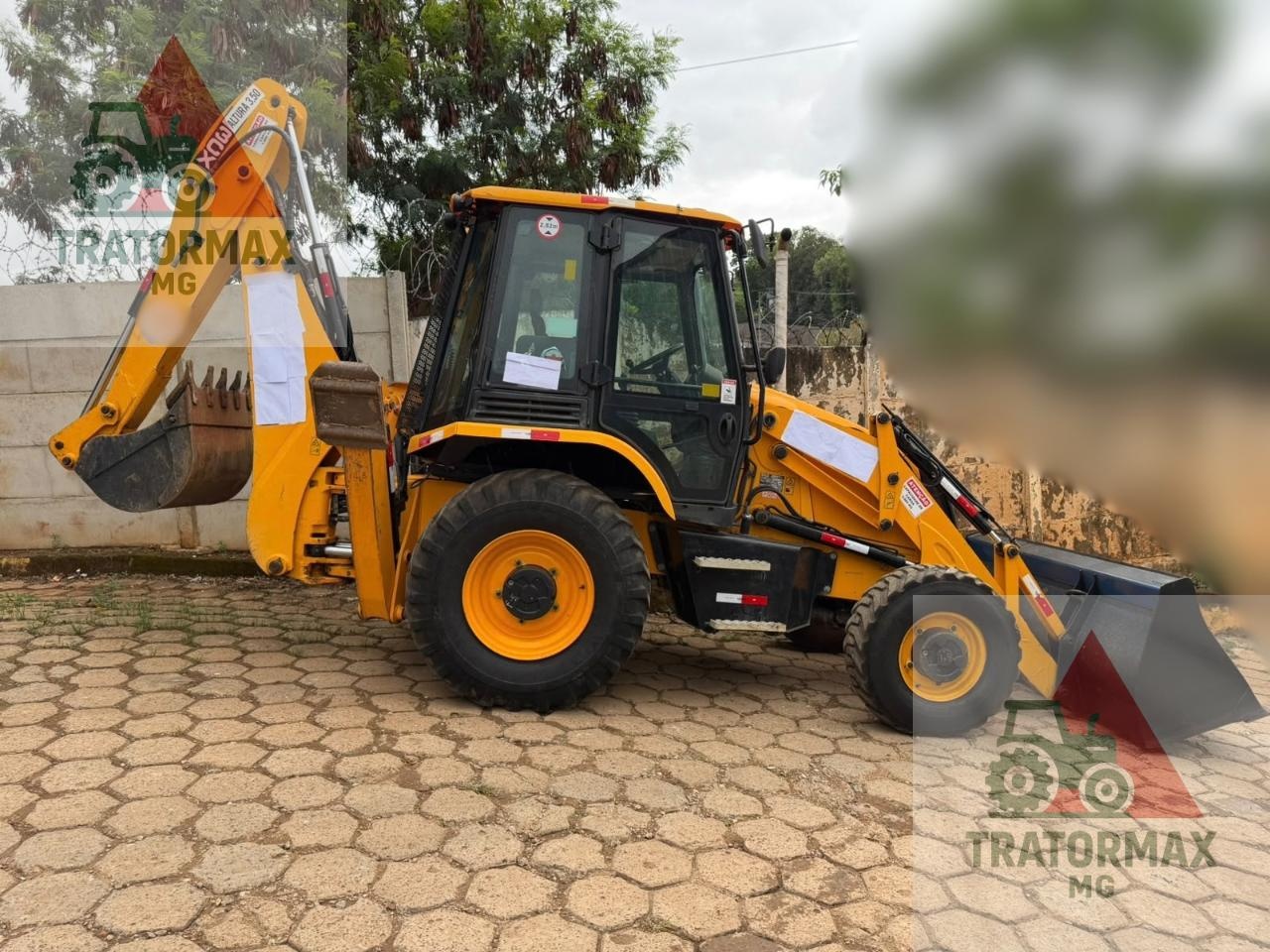 Retroescavadeira JCB 3CX ano 2021