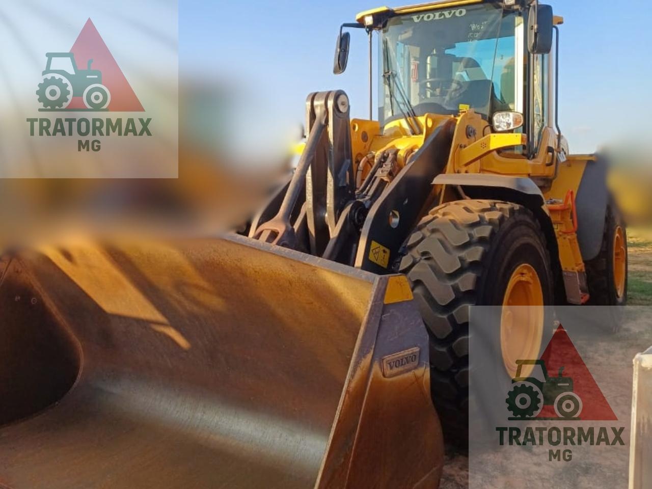 Pá Carregadeira Volvo L120F ano 2023