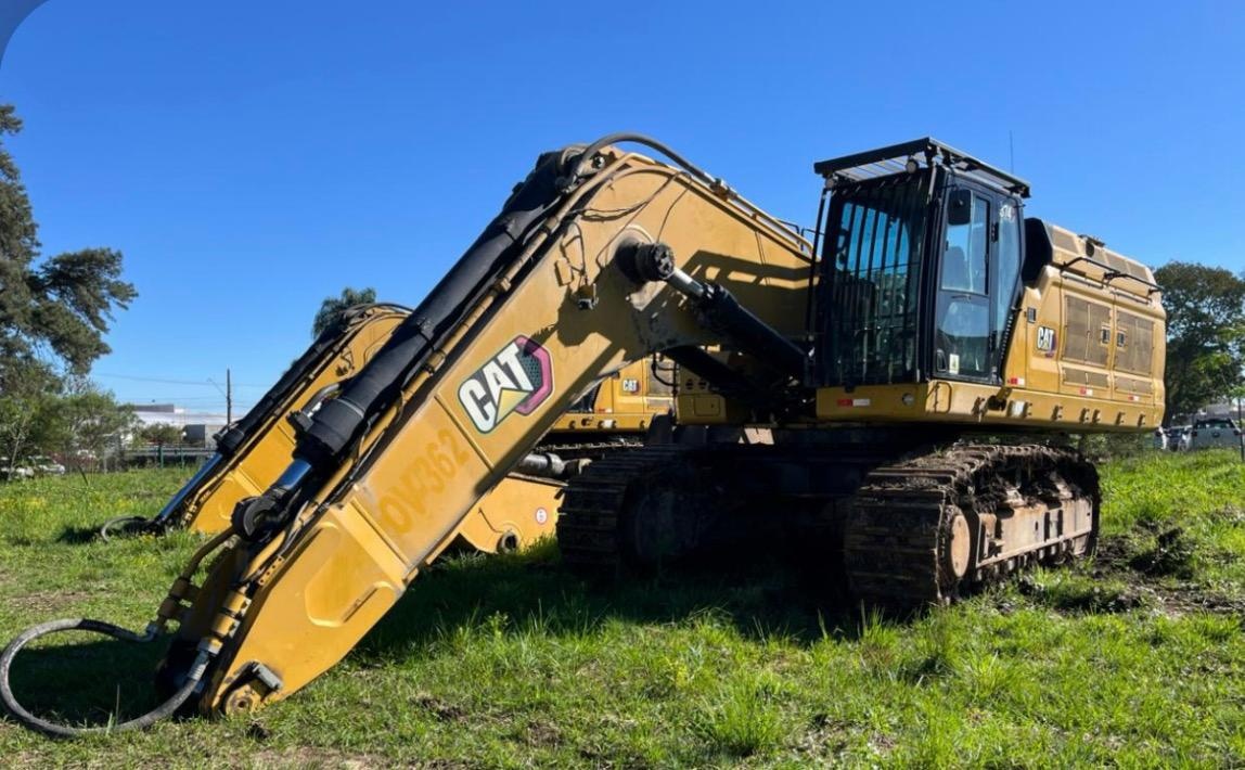 Escavadeira Caterpillar 374DL ano 2021
