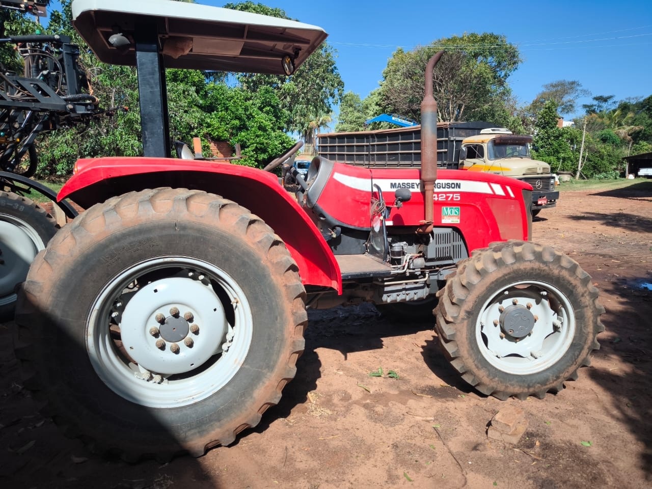 Trator Massey Ferguson MF 4275