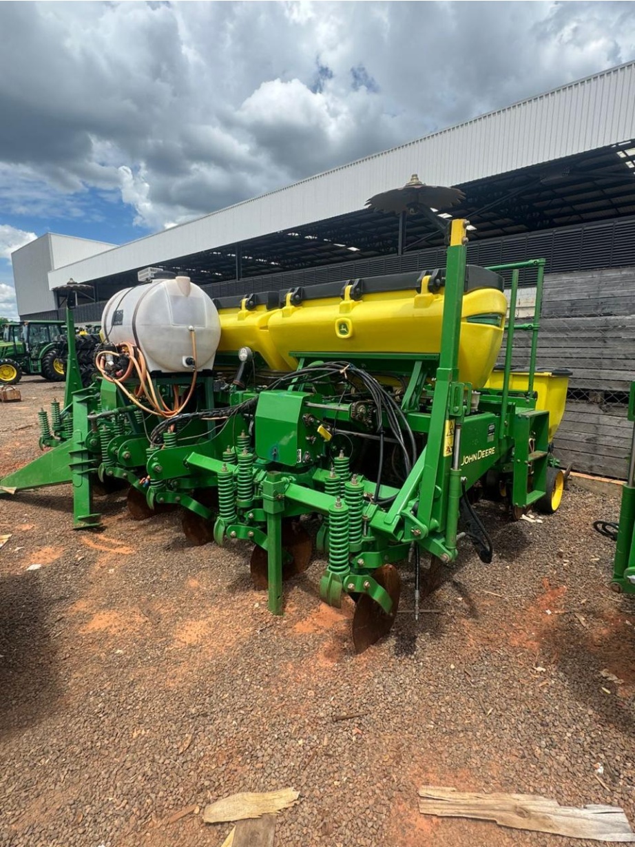 Plantadeira John Deere 1111 ano 2015