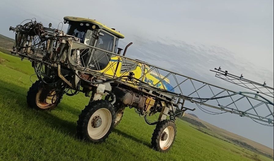 Pulverizador Autopropelido PLA H3000I ano 2013