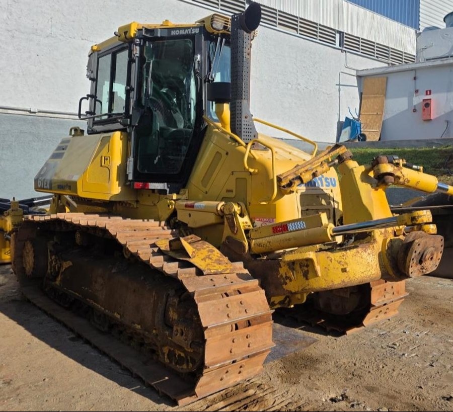 Trator de Esteira Komatsu D61 ano 2018