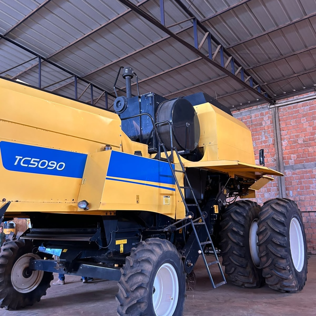 Colheitadeira New Holland TC 5090  