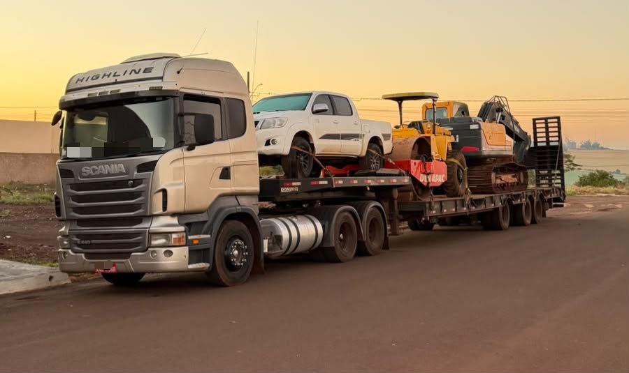 Caminhão Scania R440 ano 2013