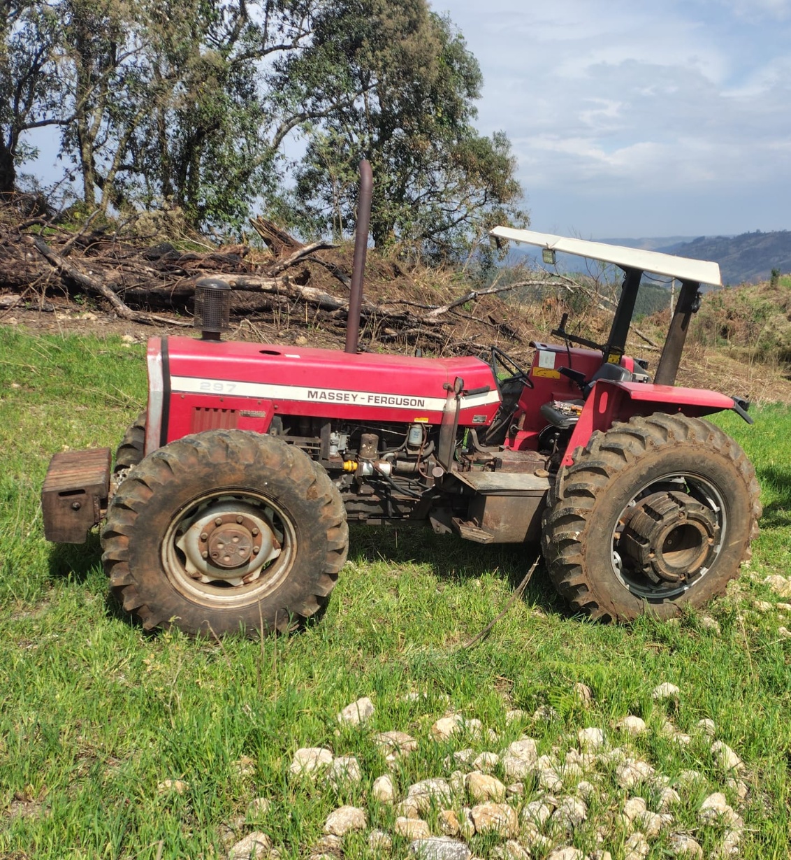Trator Massey Ferguson MF 297 ano 1994