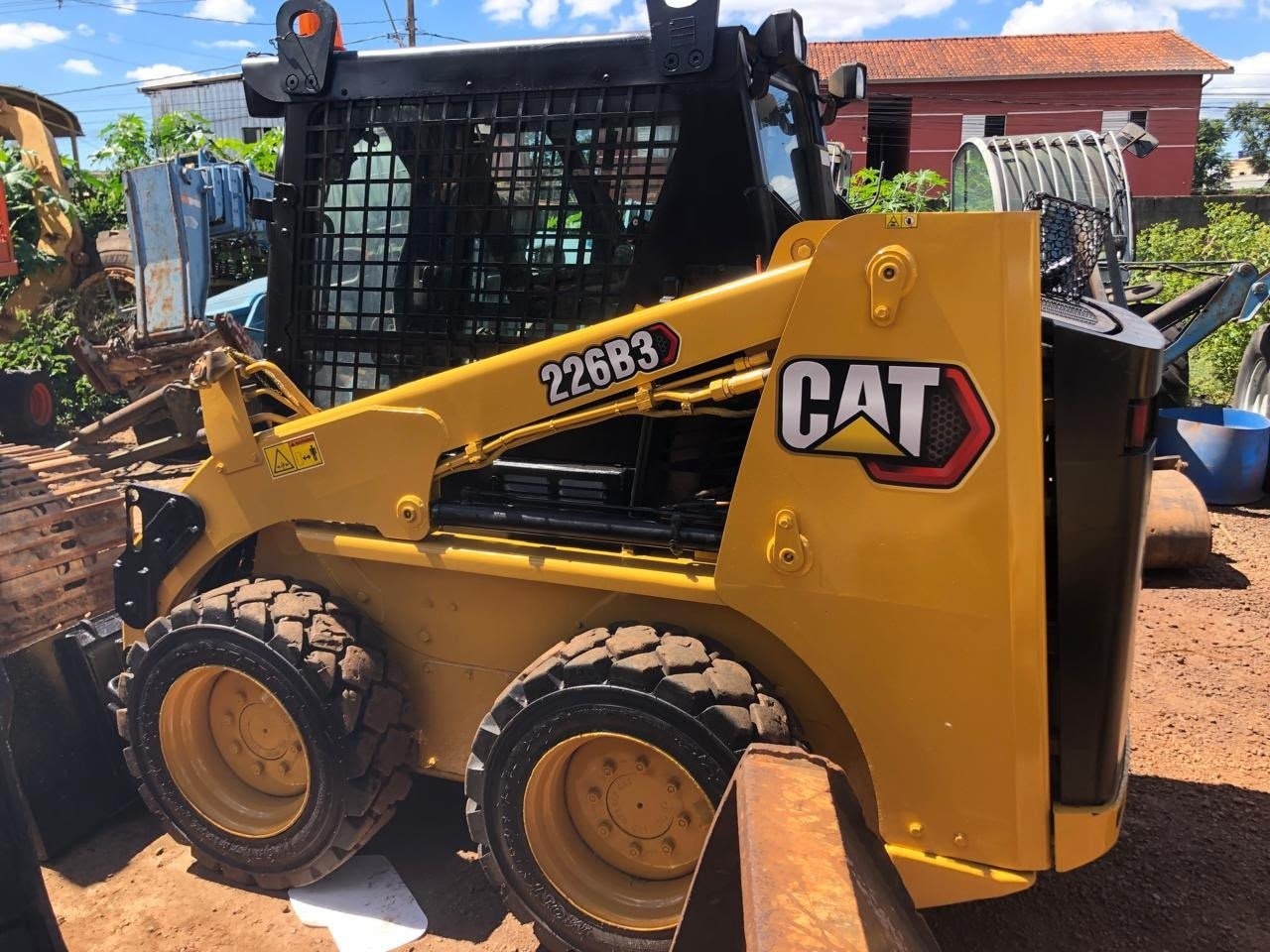 Mini Carregadeira Caterpillar 226B3 ano 2021