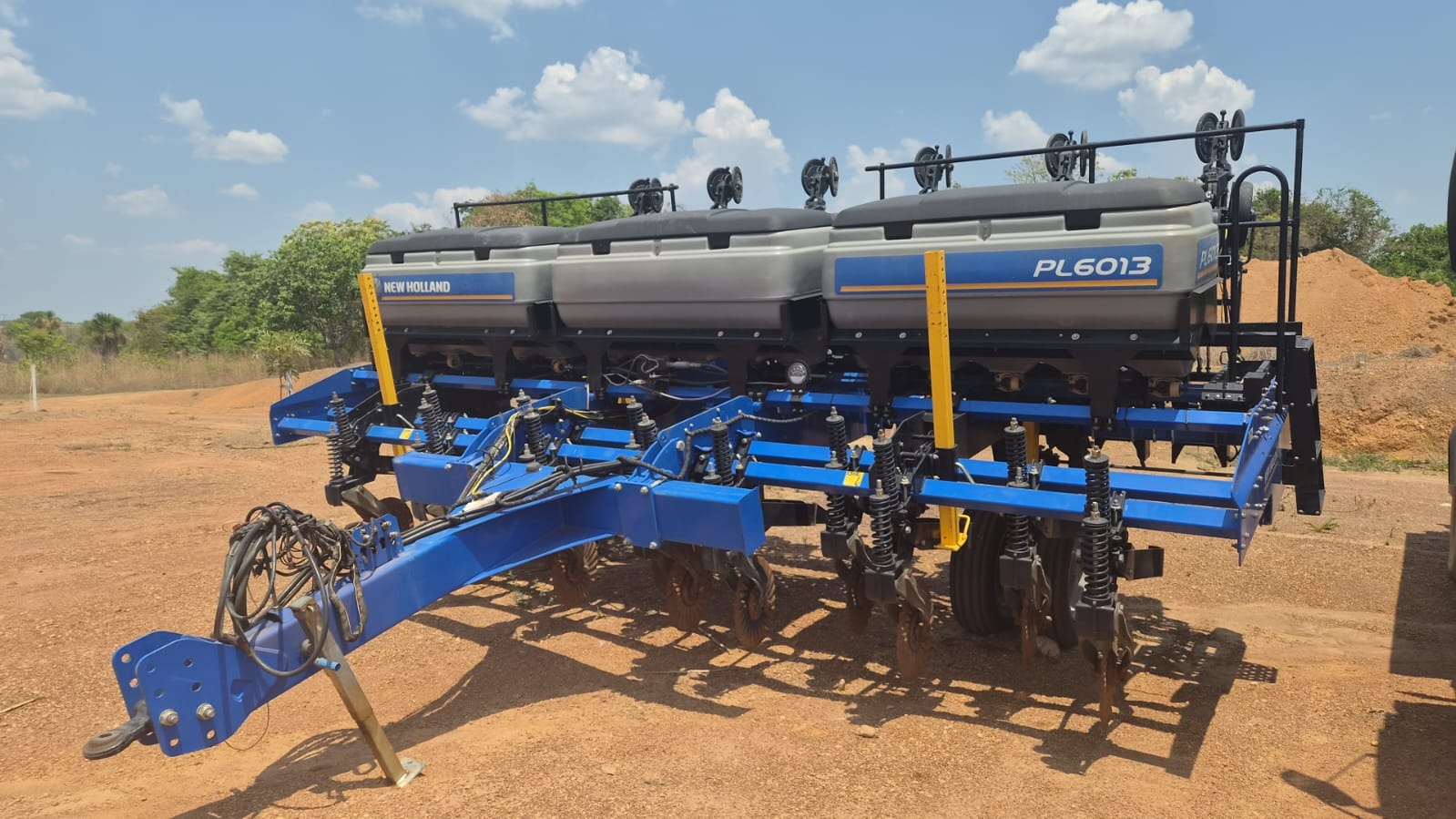 Plantadeira New Holland PL 6013 ano 2022