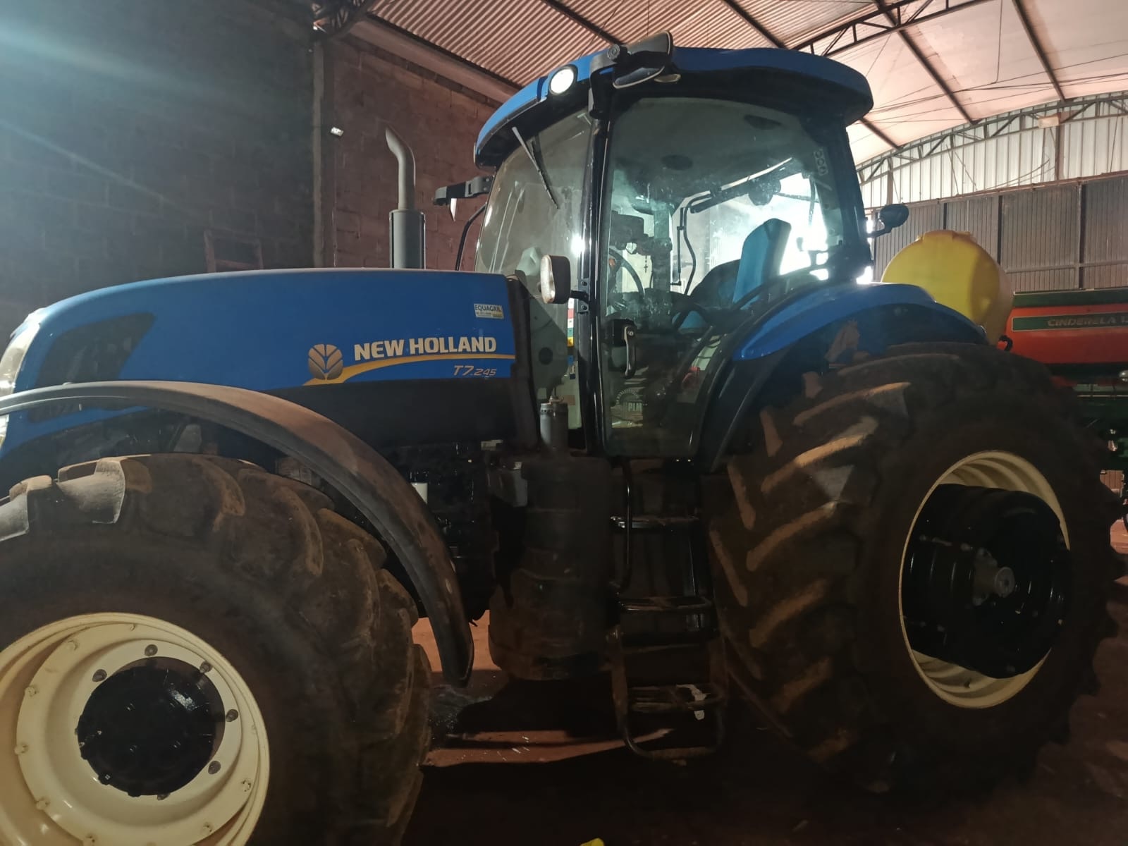 Trator New Holland T7.245 ano 2016