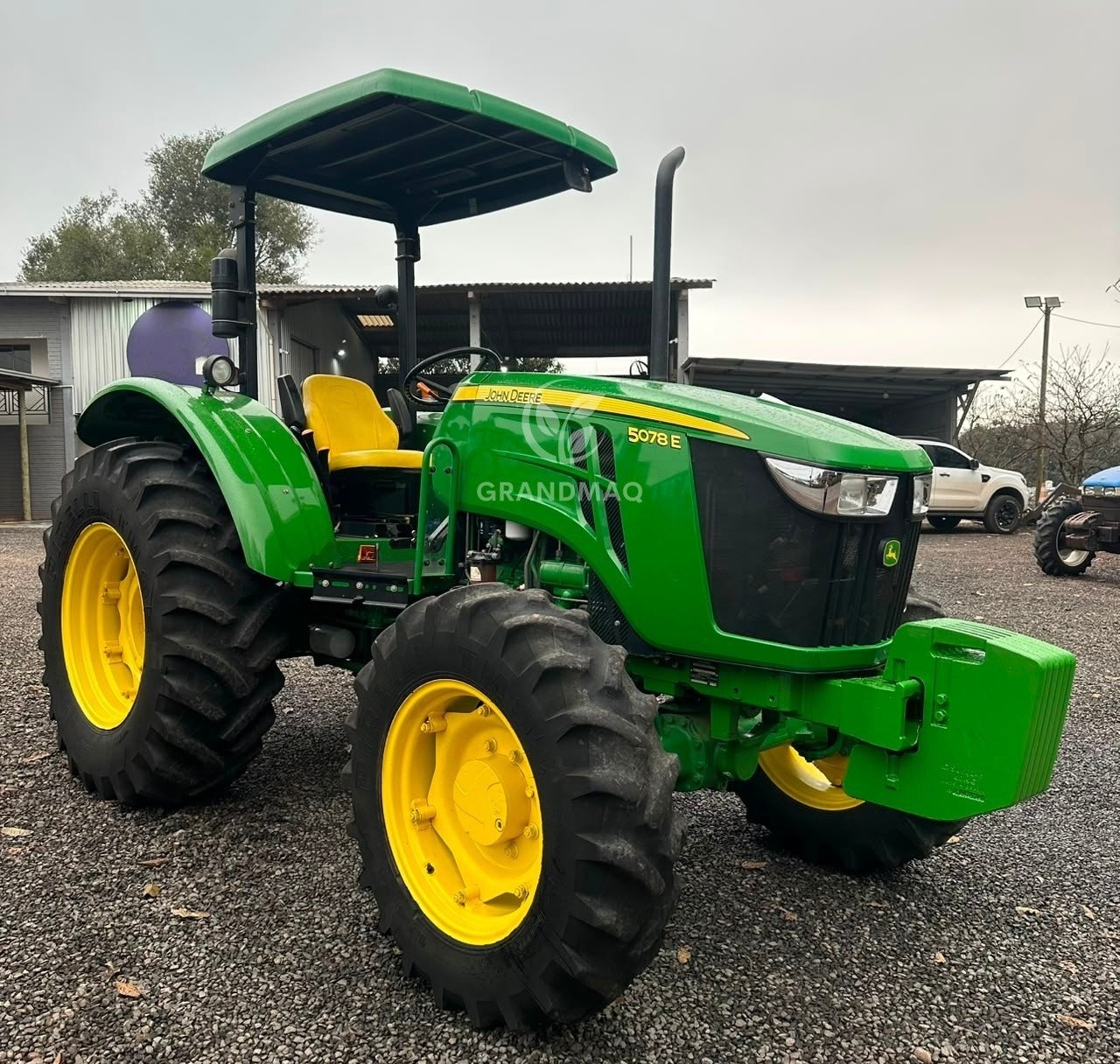 Trator John Deere 5078 E ano 2021
