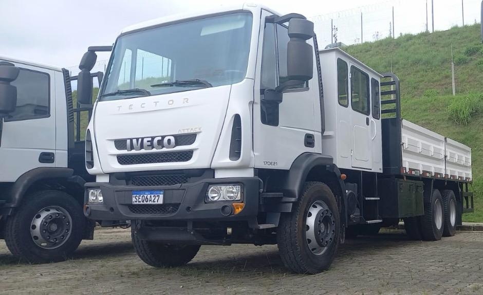 Caminhão Iveco TECTOR 170E22 4X2 ano 2023