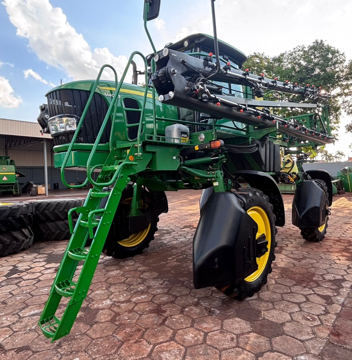 Pulverizador Autopropelido John Deere M4025B ano 2019