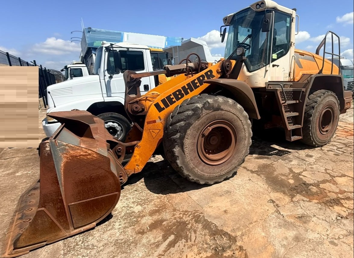 Pá Carregadeira Liebherr L566 ano 2022