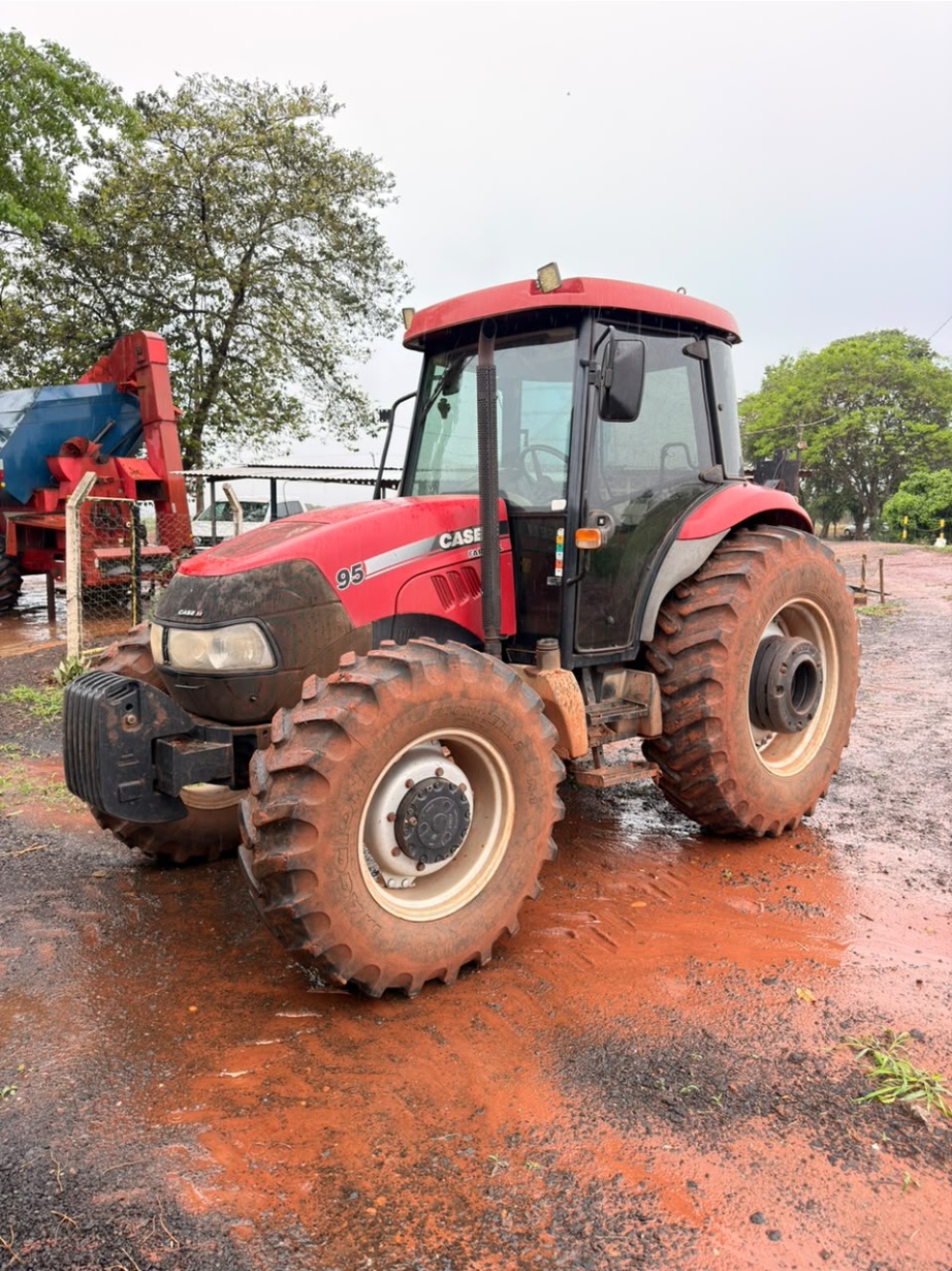 Trator Case Farmall 95 ano 2013