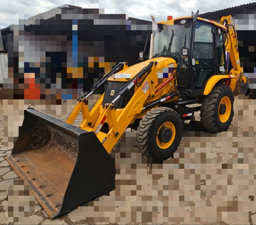 Retroescavadeira JCB 3CX ano 2021
