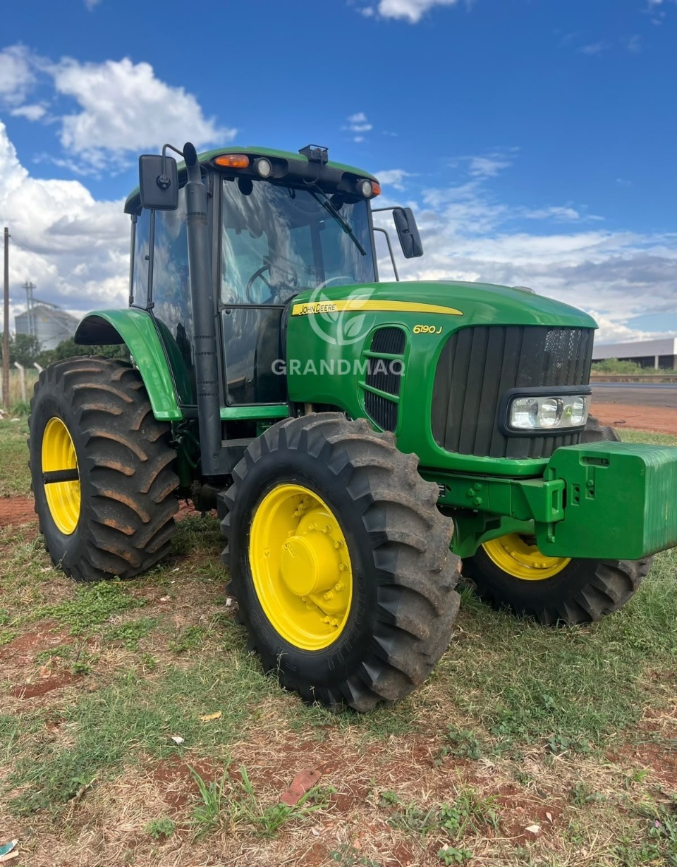 Trator John Deere 6190J ano 2019