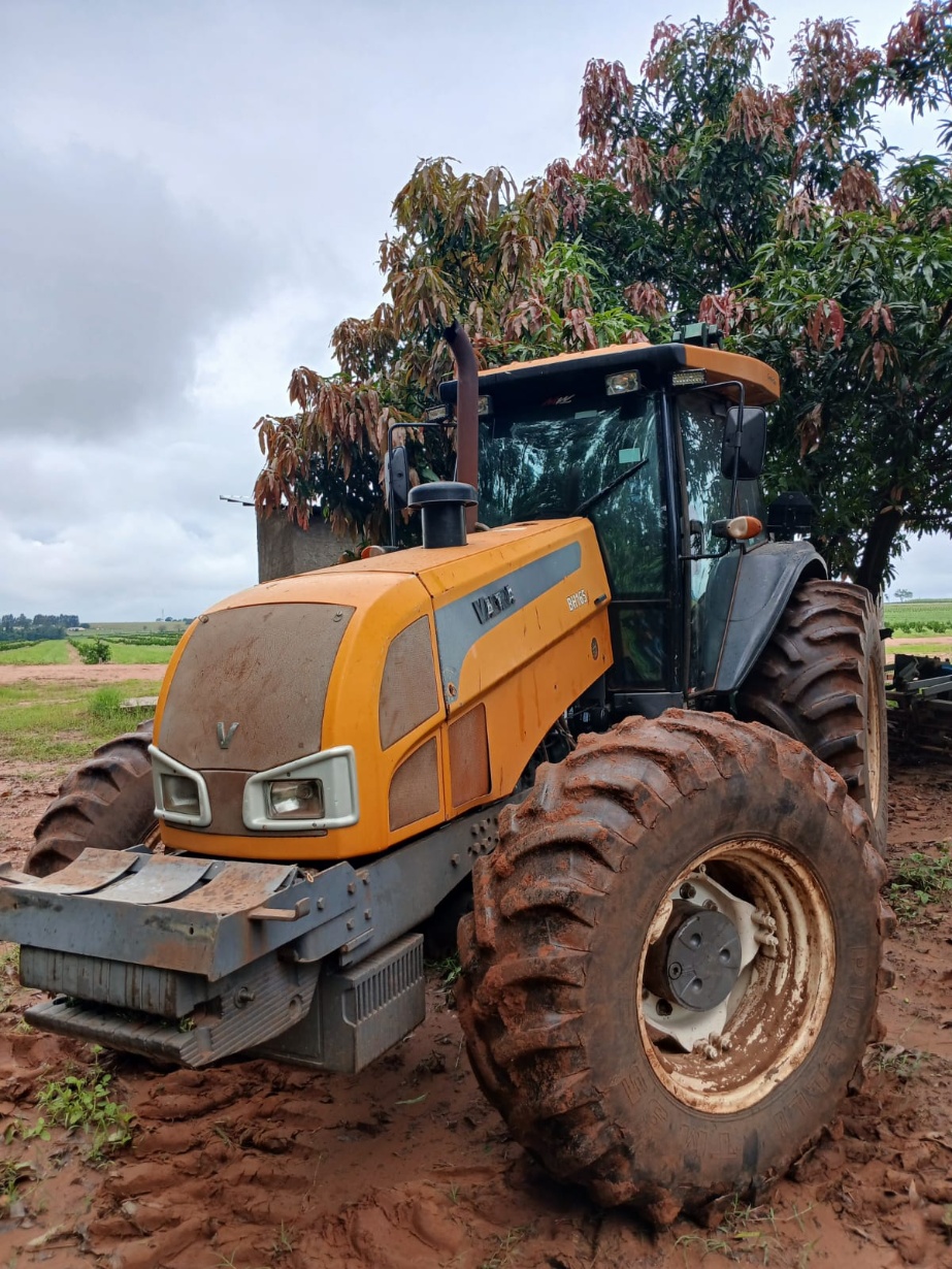 Trator Valtra BH 165