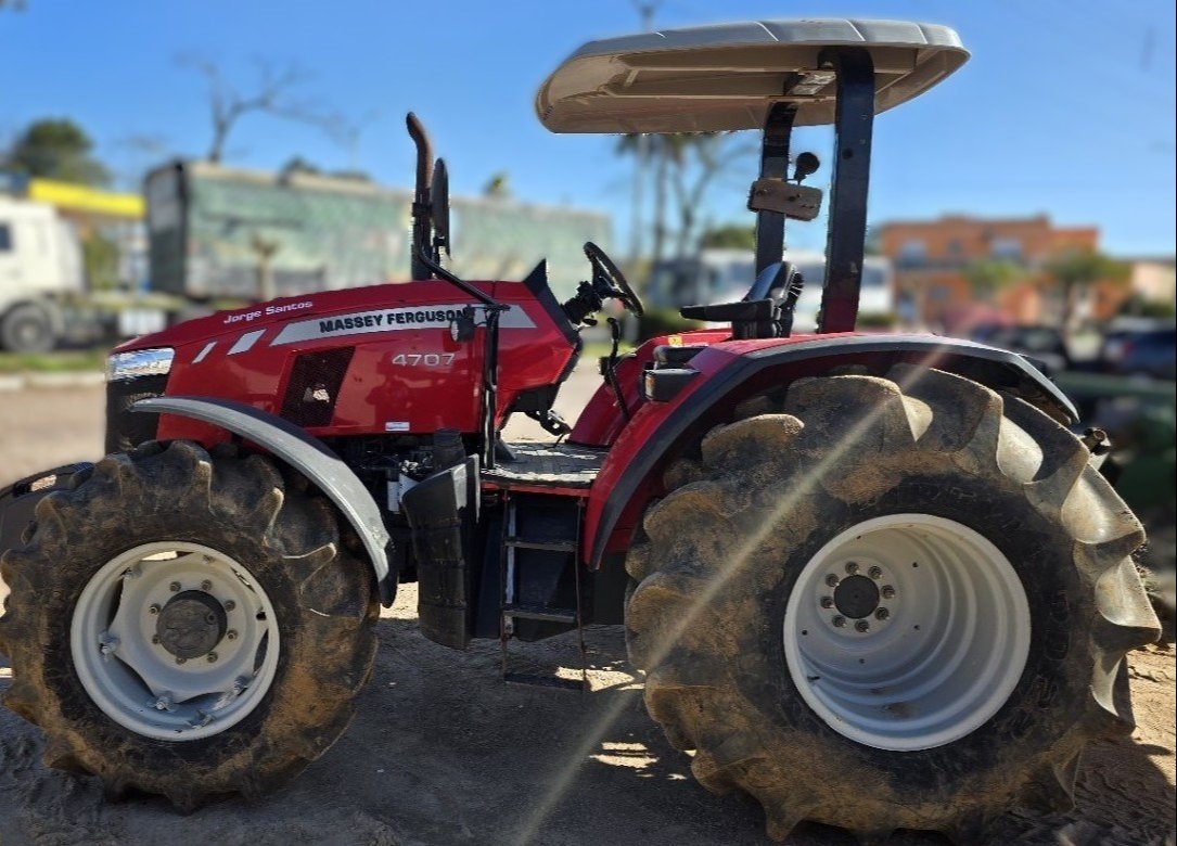 Trator Massey Ferguson MF 4707 ano 2018