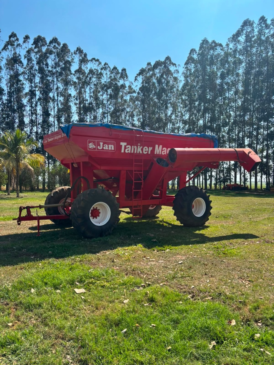 Carreta Graneleira Jan Tanker Magnu 25000 ano 2013