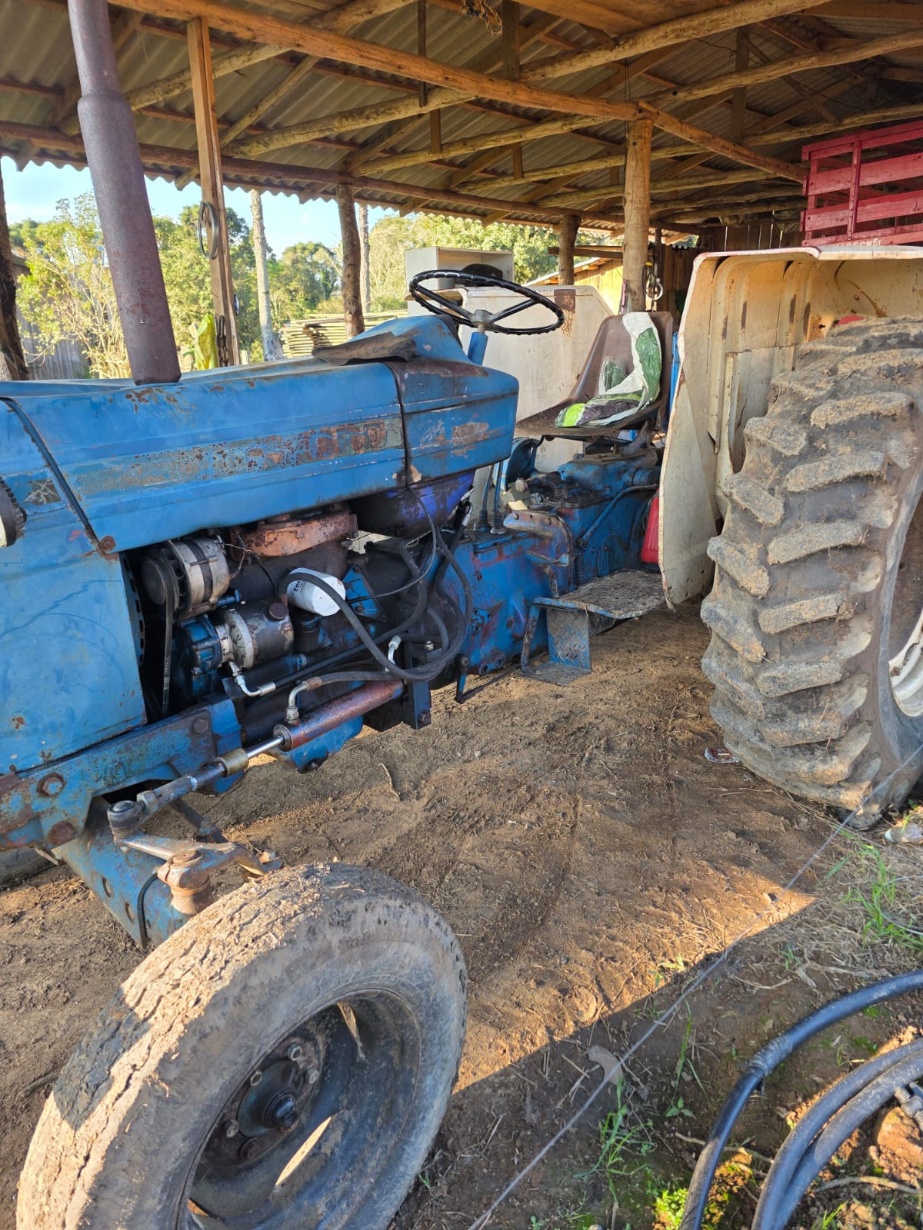 Trator Ford 4600 ano 1977