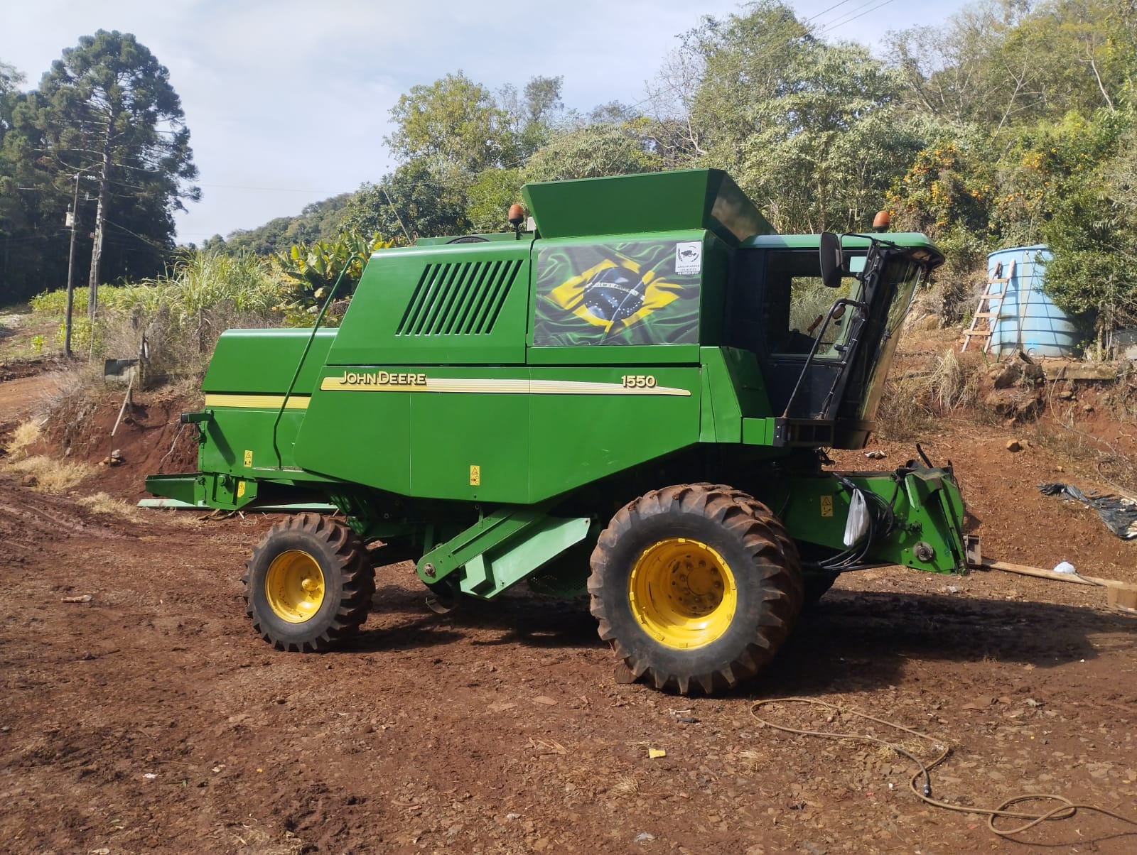 Colheitadeira John Deere 1550 ano 2002