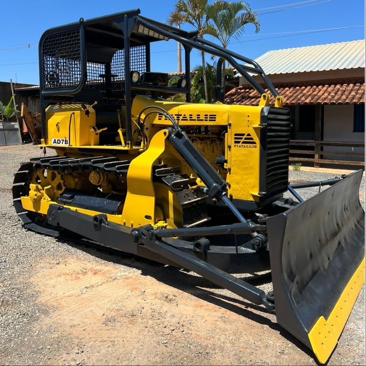Trator de Esteira Fiatallis AD7B ano 1997