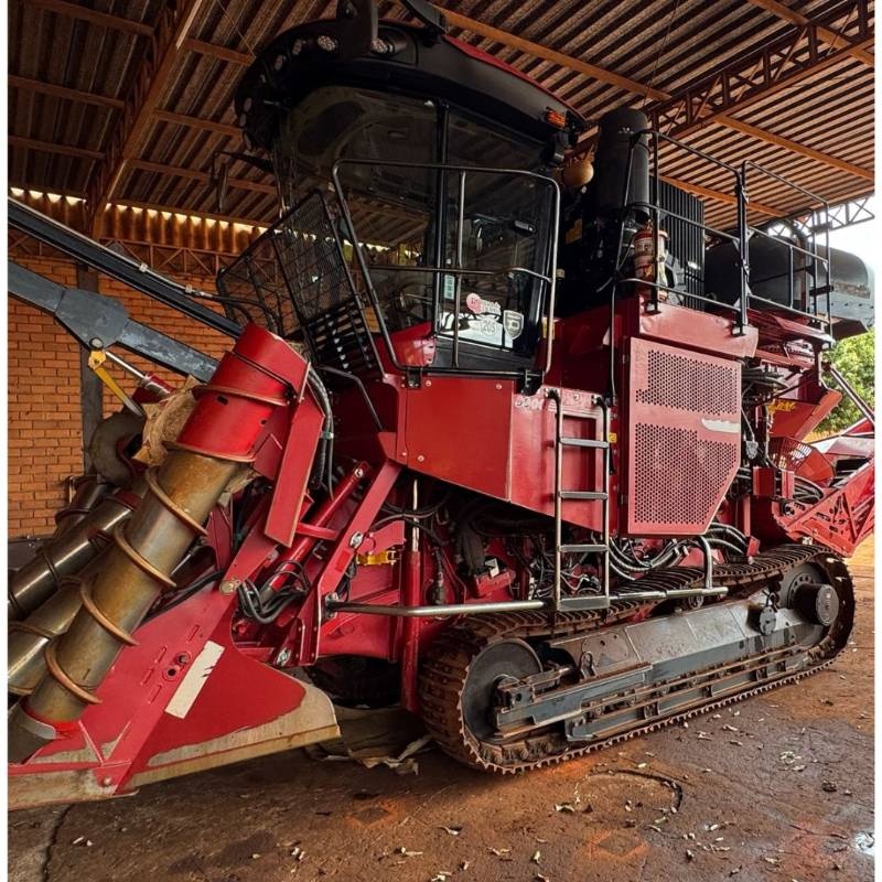 Colheitadeira Case 9900 ano 2022