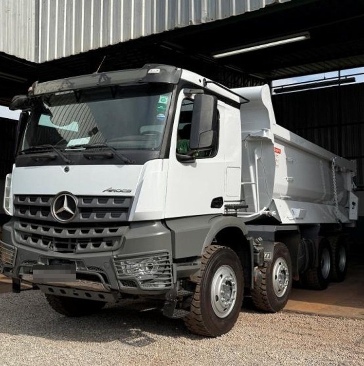 Caminhão Mercedes Benz Arocs 4851 ano 2021