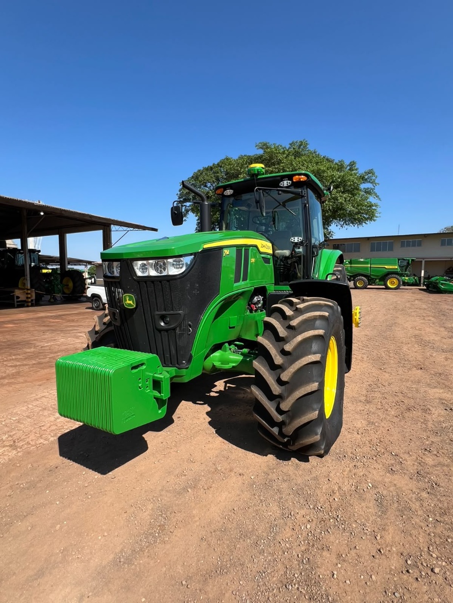 Trator John Deere 7M 230 ano 2025