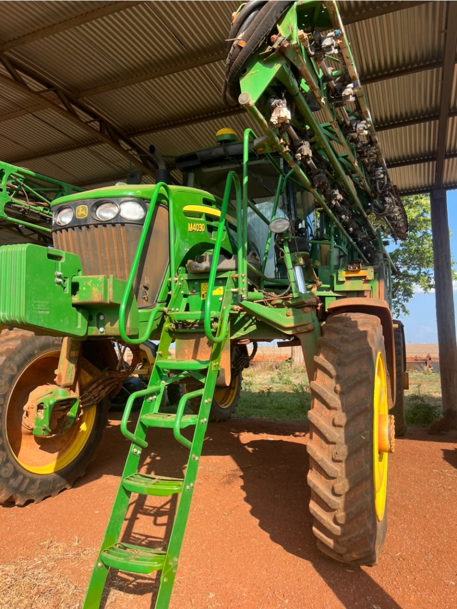 Pulverizador Autopropelido John Deere M4030 ano 2022