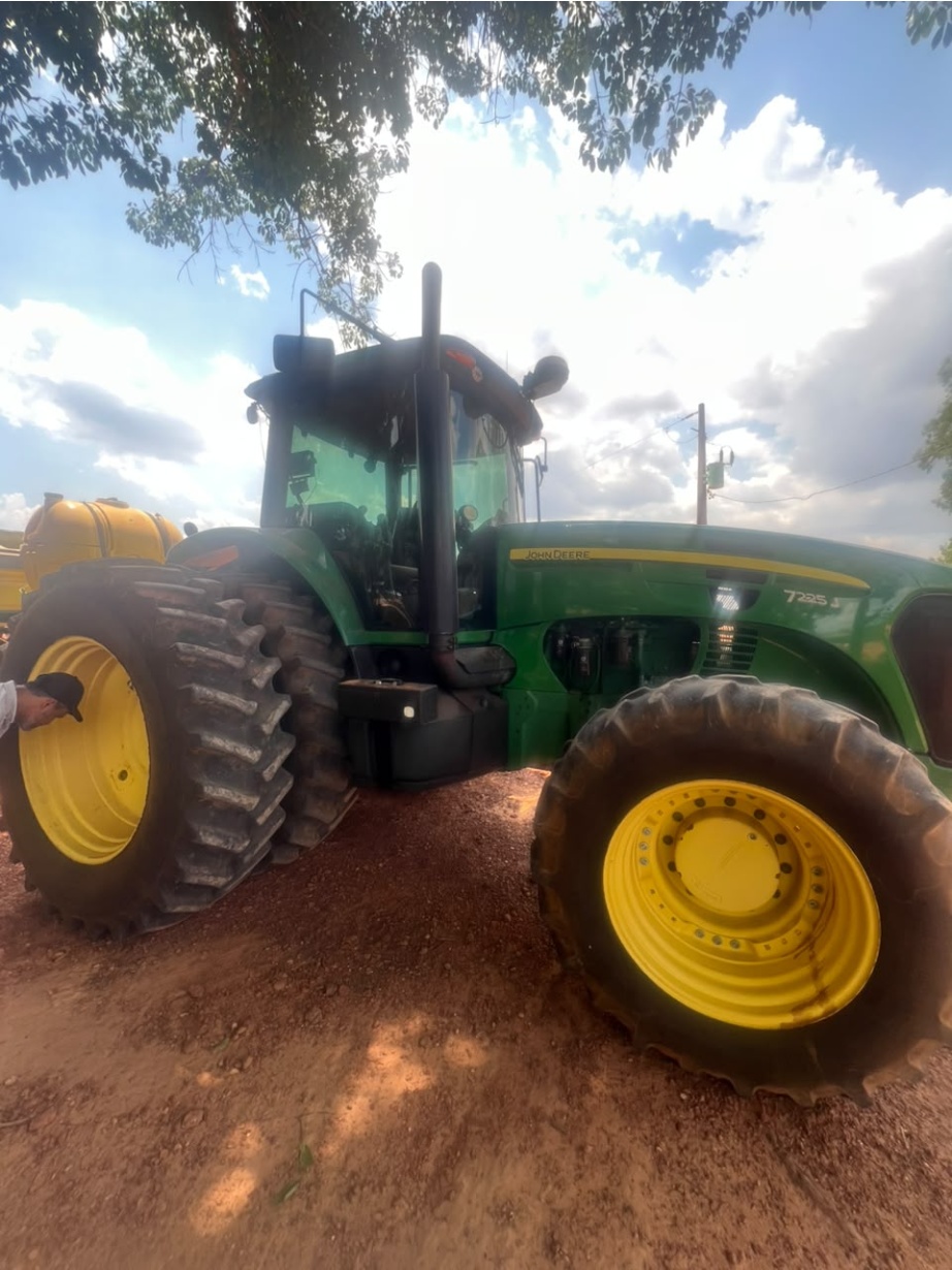 Trator John Deere 7225J ano 2014